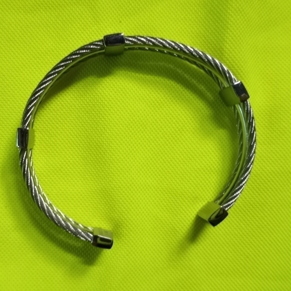 Stainless steel cable wire cuff bracelet - Picture 3 of 6